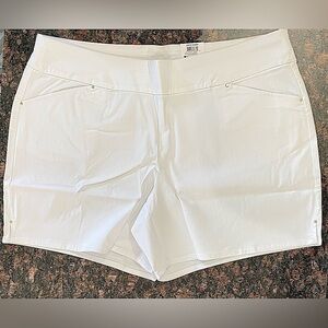 INC international concepts Plus Size Core White Mid Rise Shorts